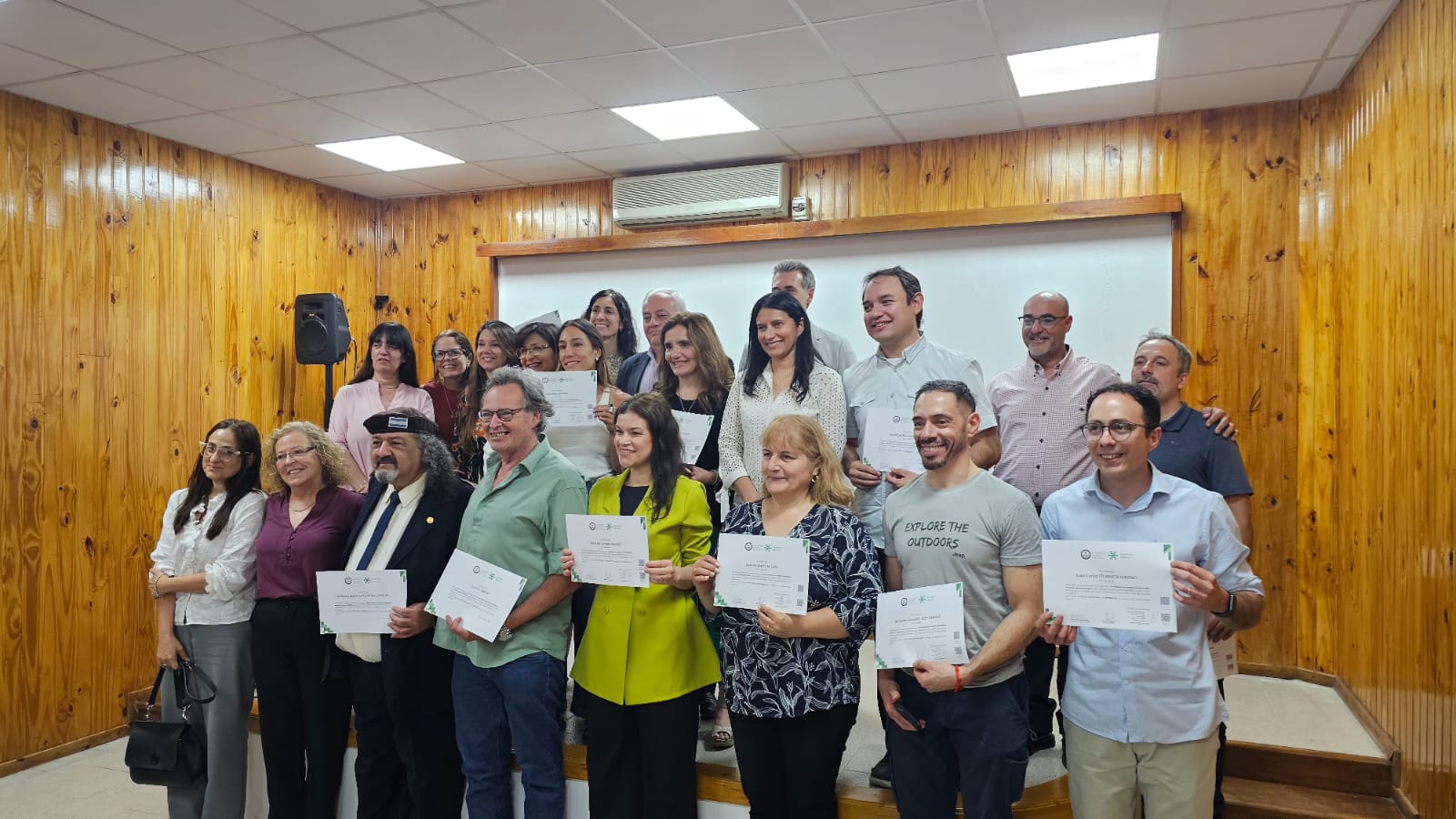 Entrega de certificados a la primera cohorte de la Diplomatura en Enseñanza en Carreras de Ingeniería